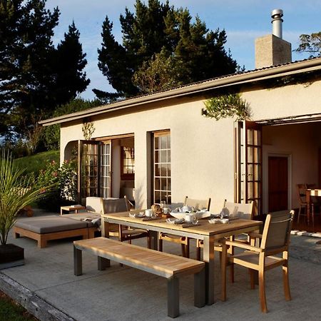 Hiwi At Tahi - Luxury Bungalow With Seaviews Pataua Exterior foto